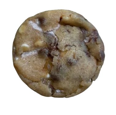 Cookie com pasta de Kinder Bueno White e pepitas de chocolate de leite, visto de cima